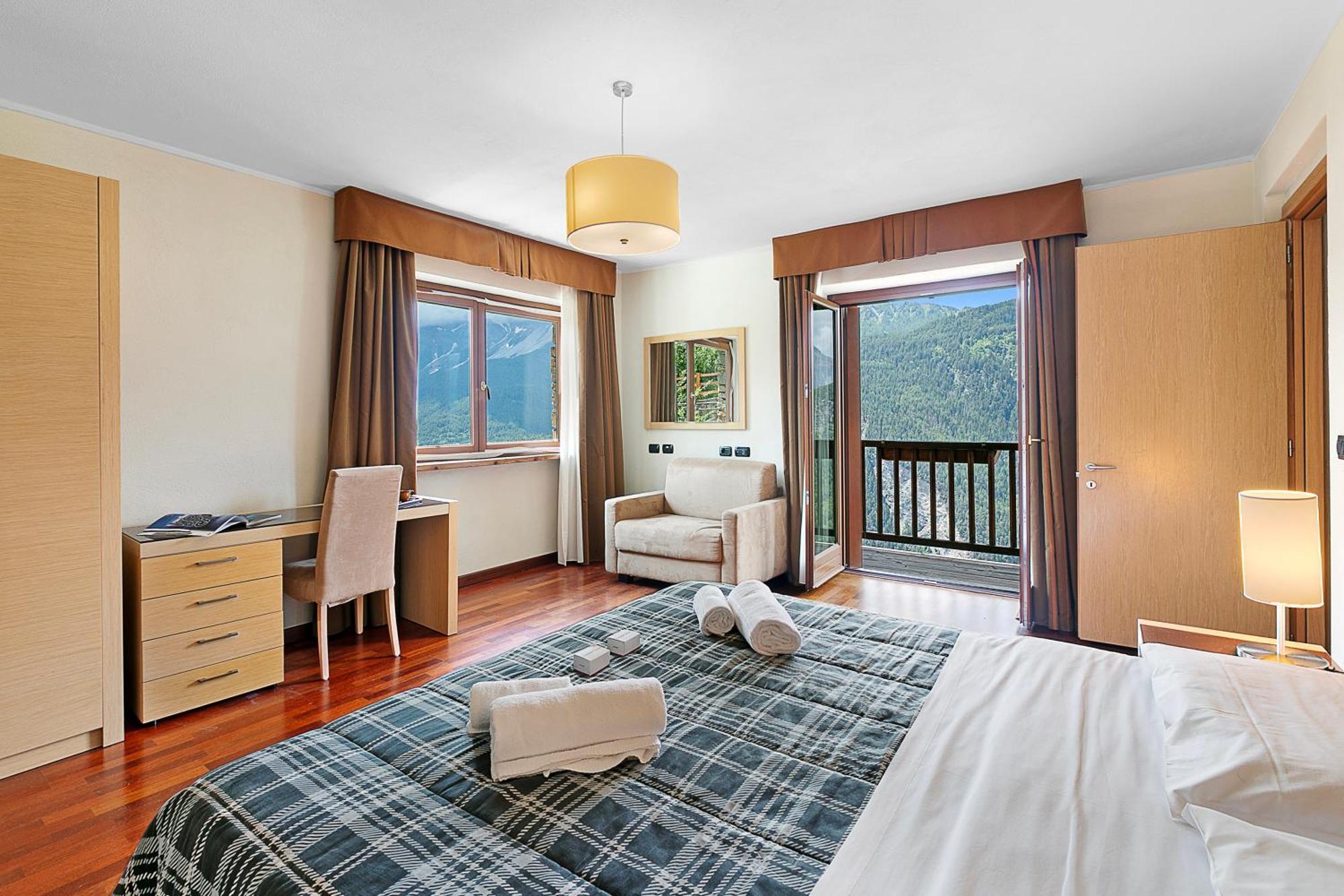 Aparthotel Cianfuran- Happy