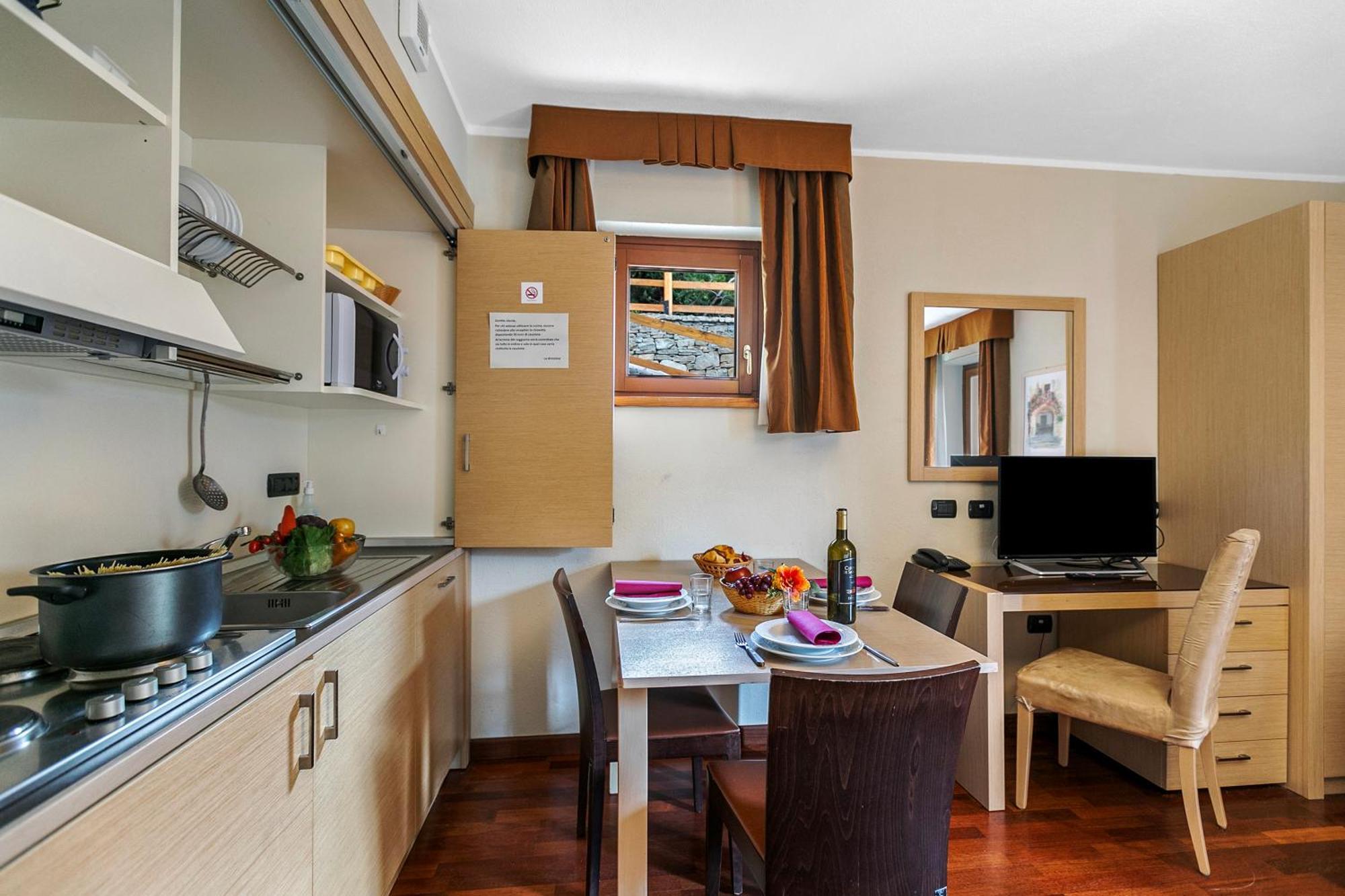 Aparthotel Cianfuran- Happy *