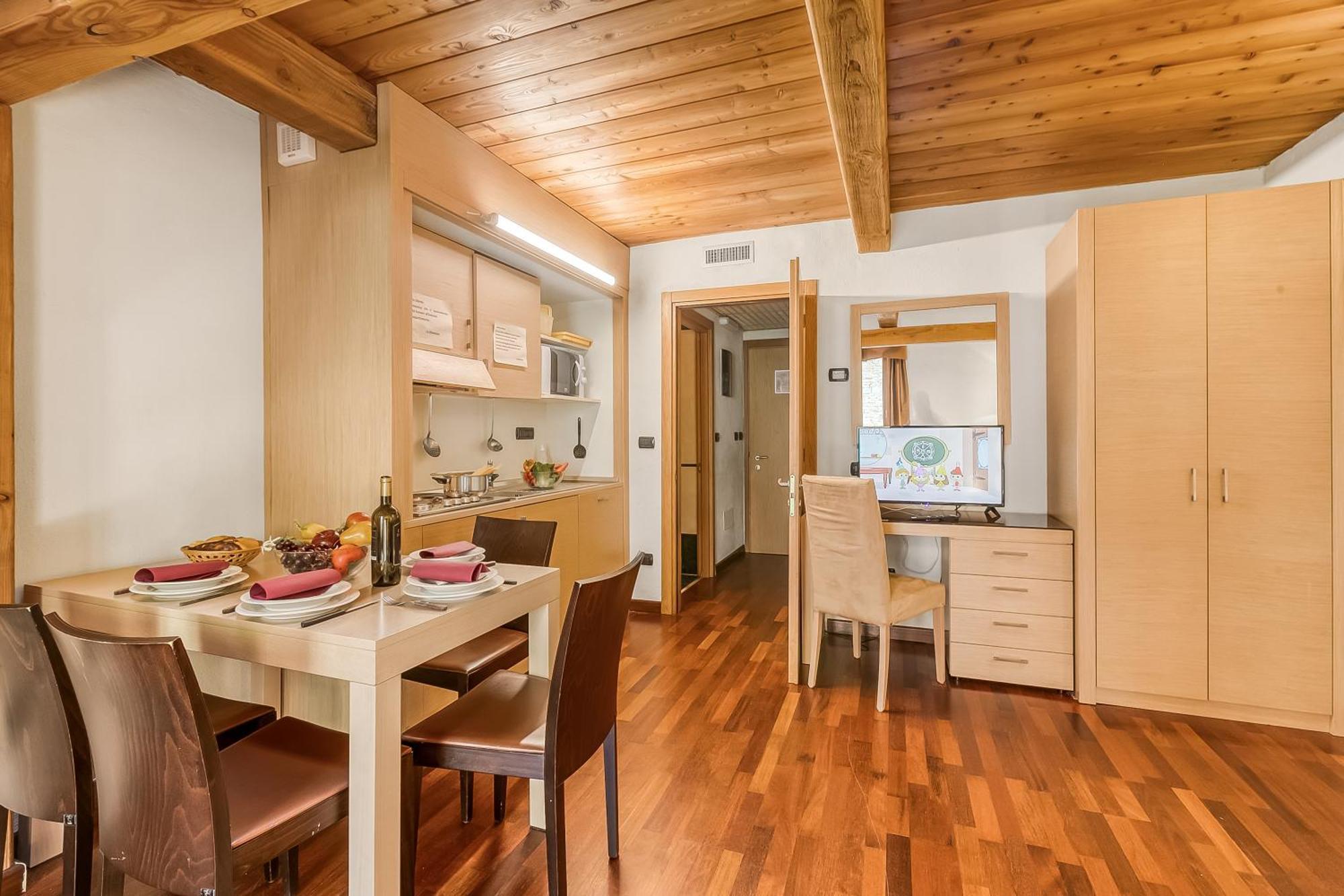 Aparthotel Cianfuran- Happy *